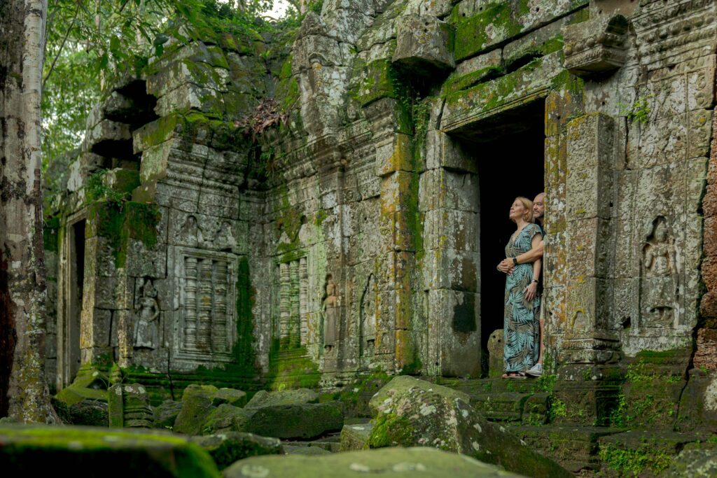 couple at ta nei temple in siem reap