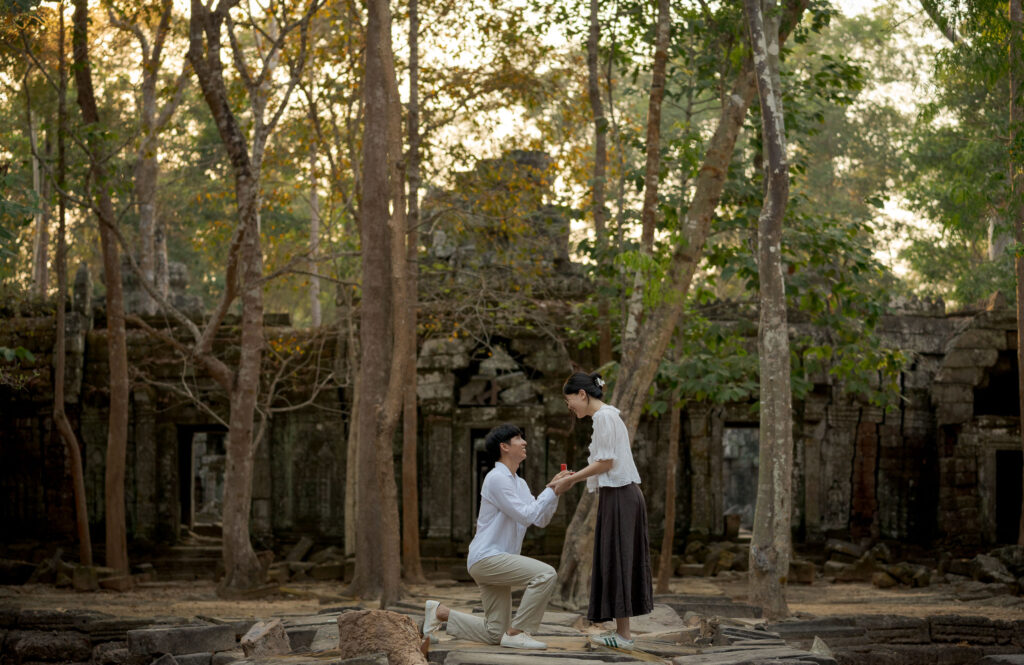 proposal photography in Angkor