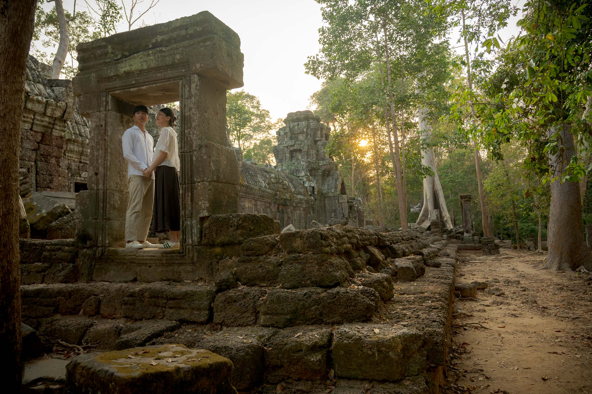 proposal photoshoot at Angkor temple in Siem Reap