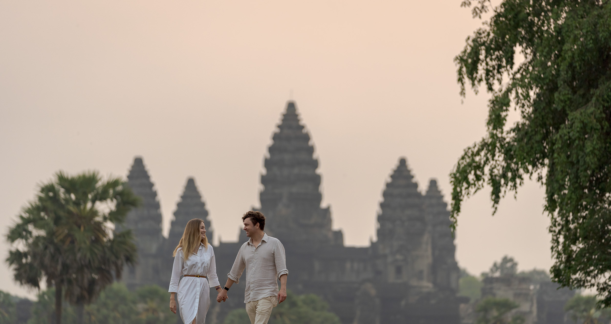 Angkor Wat couple sunrise photoshoot