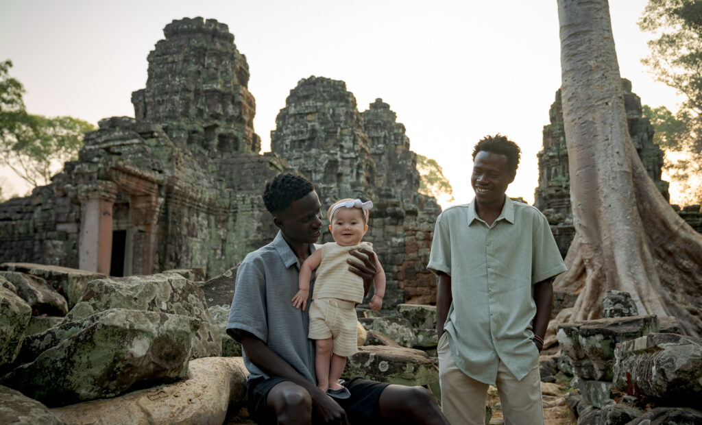family photoshoot in angkor