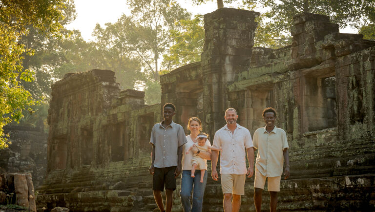 family photoshoot in angkor