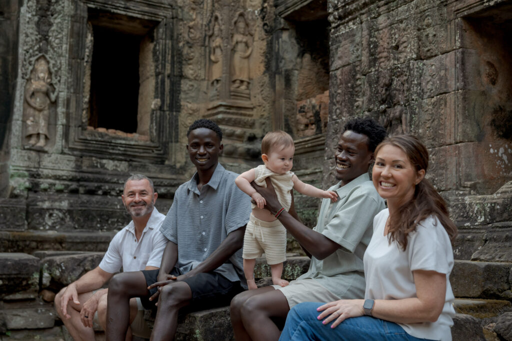 Family photoshoot in Angkor