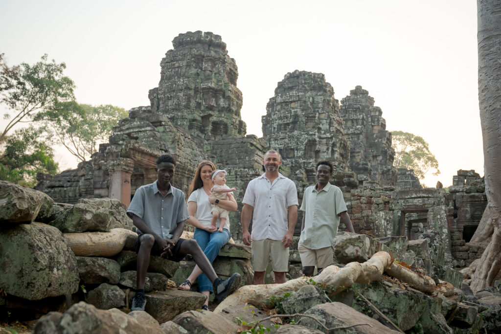 family photoshoot in angkor