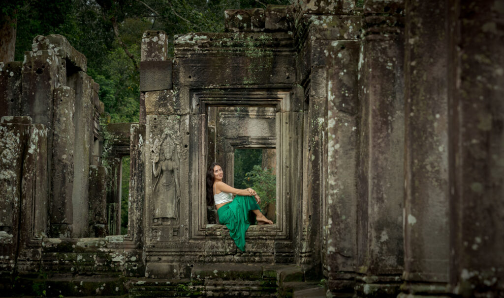 solo traveller lady at bayon temple photographed by siem reap photographer