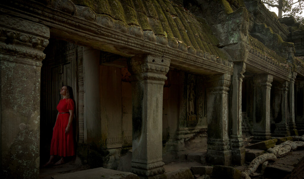 ta prohm temple couple photoshoot siem reap photographer jungle ruins
