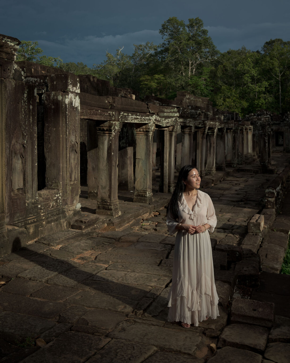 solo photoshoot at bayon temple